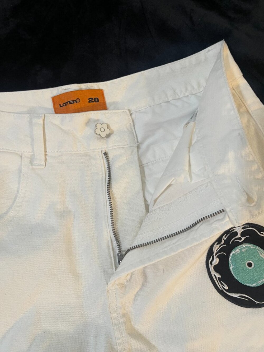 Loiter patchwork double knee pants with super clean streetwear vibe 🔥 - Picture 3 of 8